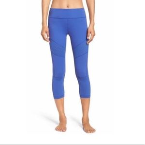 ZELLA to the Max Blue Crop Leggings